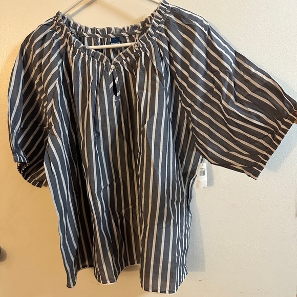 NWT OLD NAVY Blouse - Picture 3 of 6